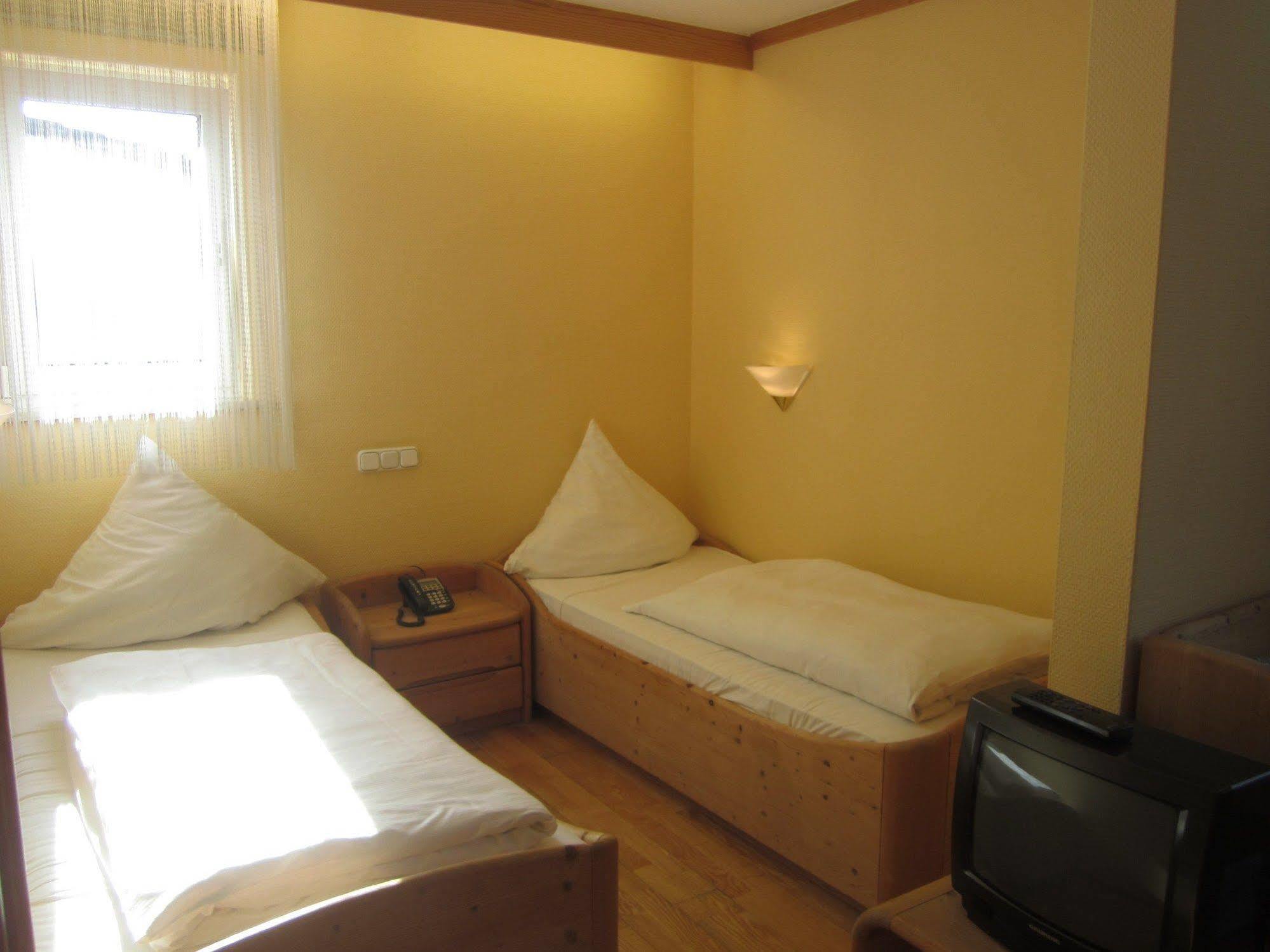 Grub am Forst Landgasthof Goldene Rose מראה חיצוני תמונה